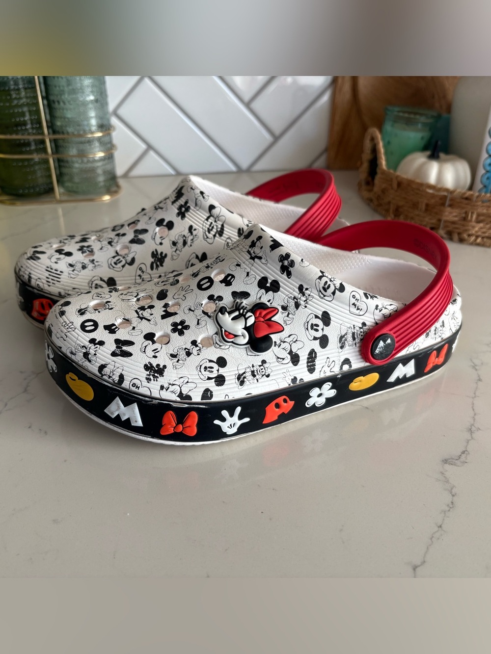 Crocs off court clog Disney Mickey kids size 4